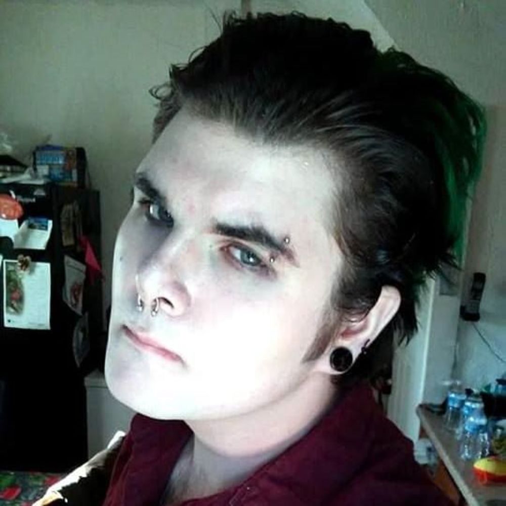 Meet your Posher, Logan